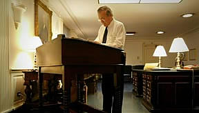 donald-rumsfeld-standing-desk